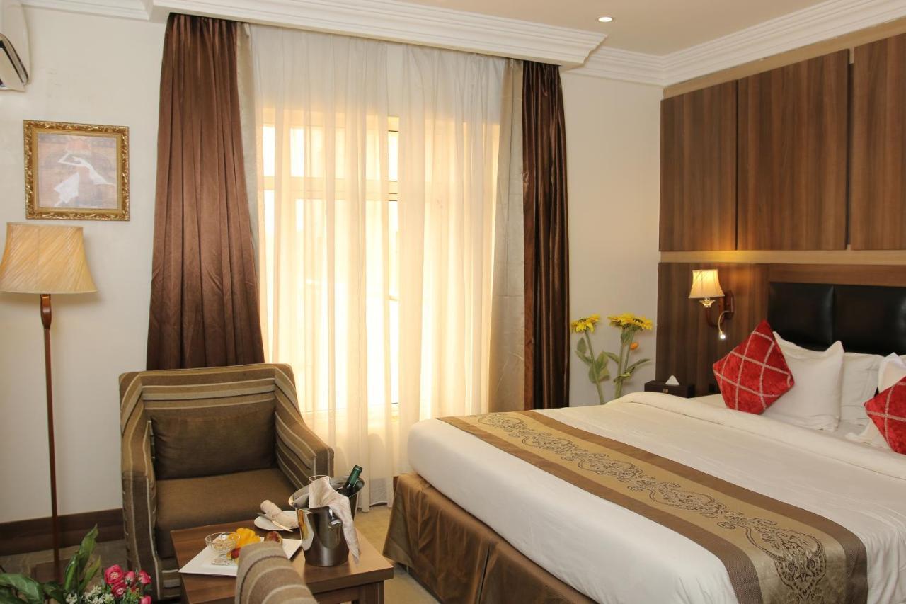 Grand Pela Hotel & Suites Abuja Exteriér fotografie