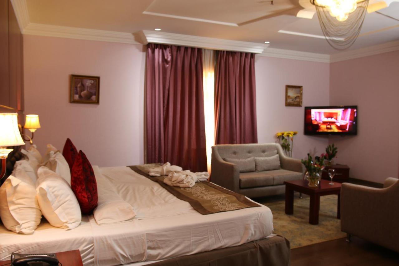 Grand Pela Hotel & Suites Abuja Exteriér fotografie