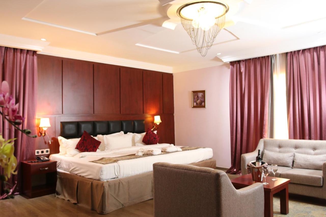 Grand Pela Hotel & Suites Abuja Exteriér fotografie