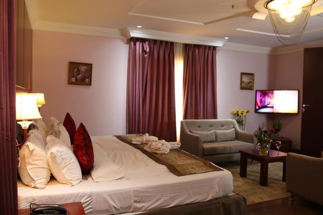 Grand Pela Hotel & Suites Abuja Exteriér fotografie